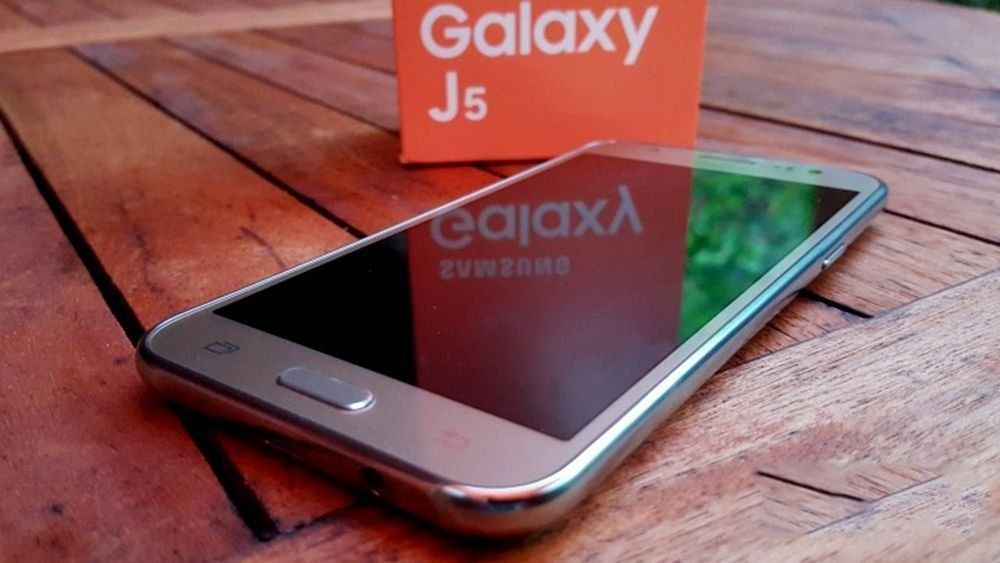 Telefon pintar Samsung Galaxy J5 (2017) - kelebihan dan kekurangan