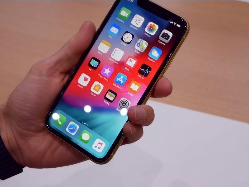 Telefon pintar Apple iPhone XR - kebaikan dan keburukan