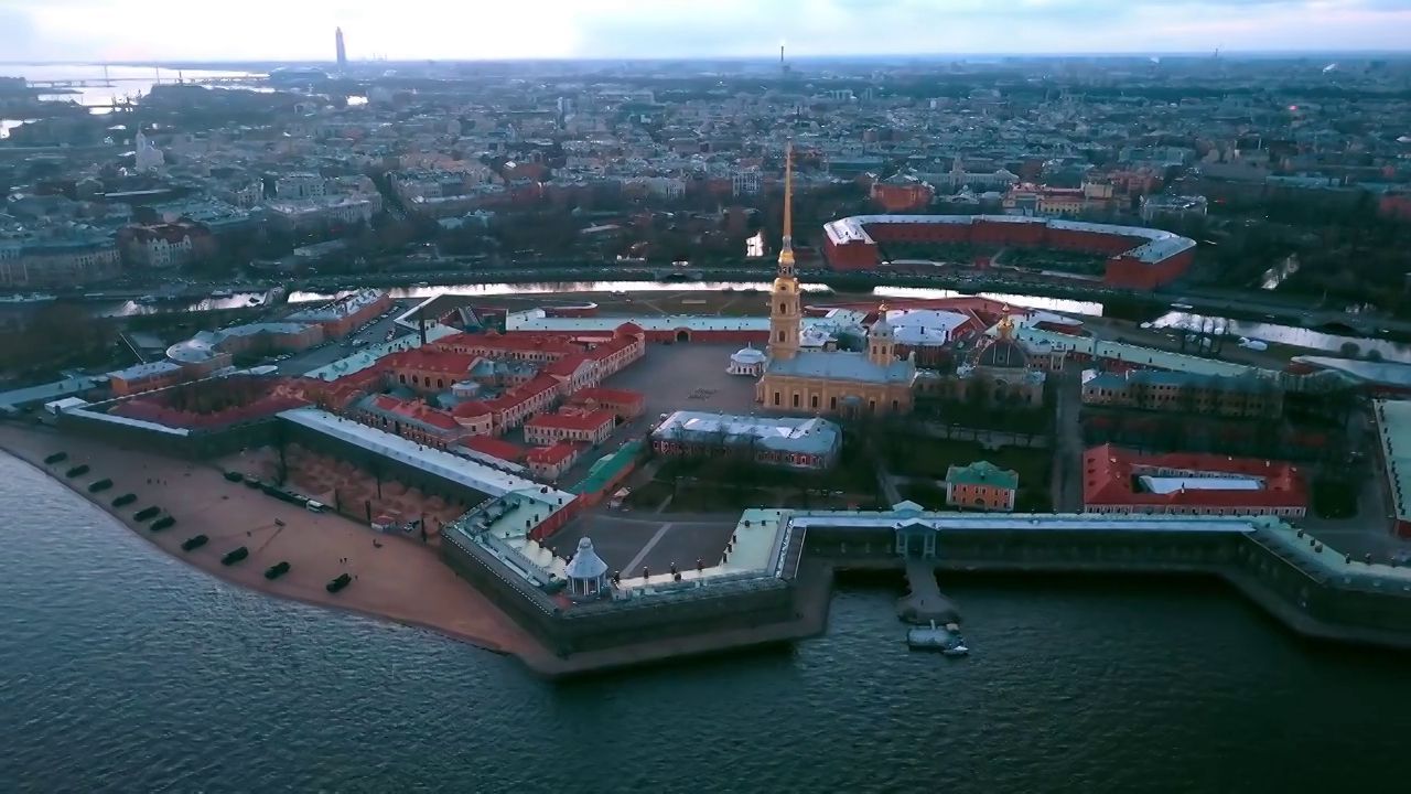 Penarafan agensi harta tanah terbaik di St Petersburg pada tahun 2024