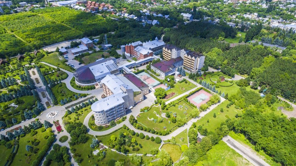 Penarafan sanatorium terbaik di Mineralnye Vody 2024