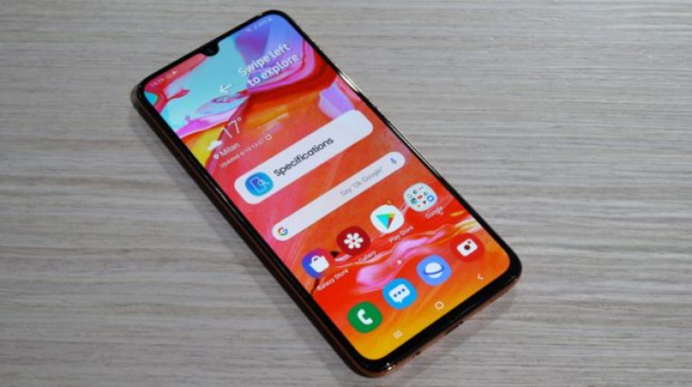 Telefon pintar Samsung Galaxy A70 - kelebihan dan kekurangan