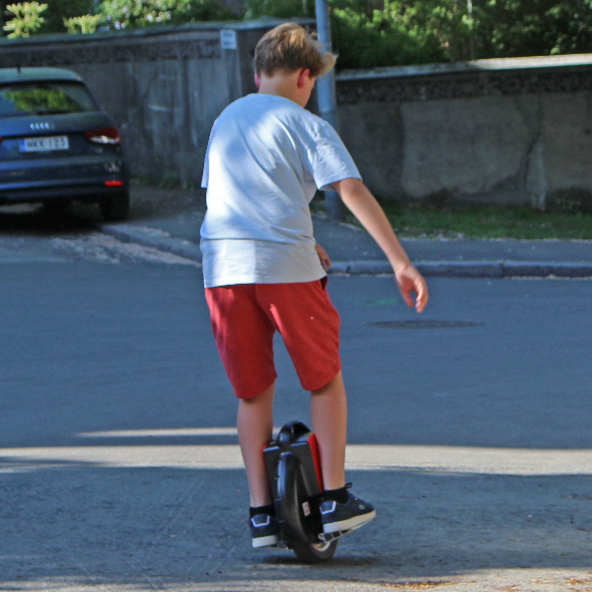 Penarafan unicycle elektrik terbaik tahun 2024 menurut ulasan pengguna