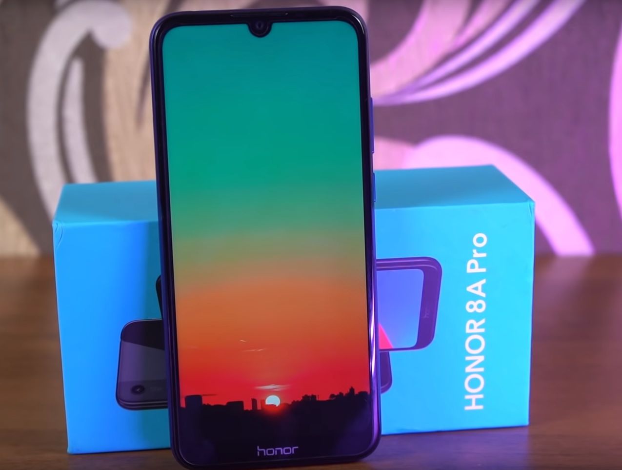 Telefon pintar Honor 8A Pro - kelebihan dan kekurangan