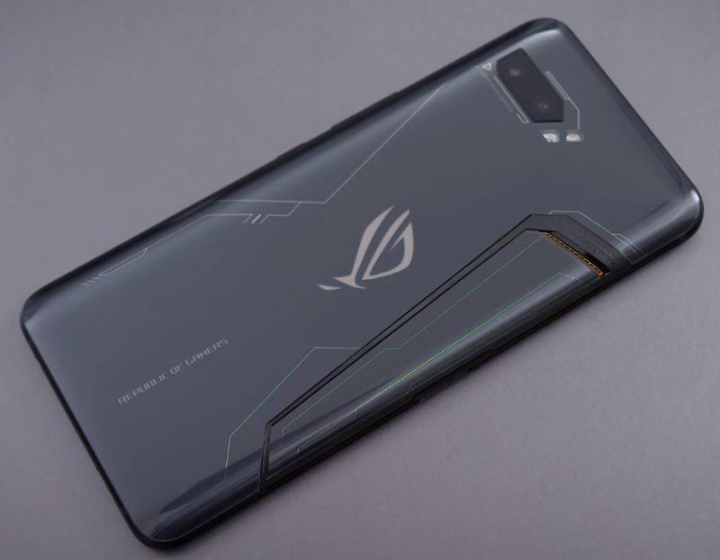 Telefon pintar Asus ROG Phone II - kebaikan dan keburukan