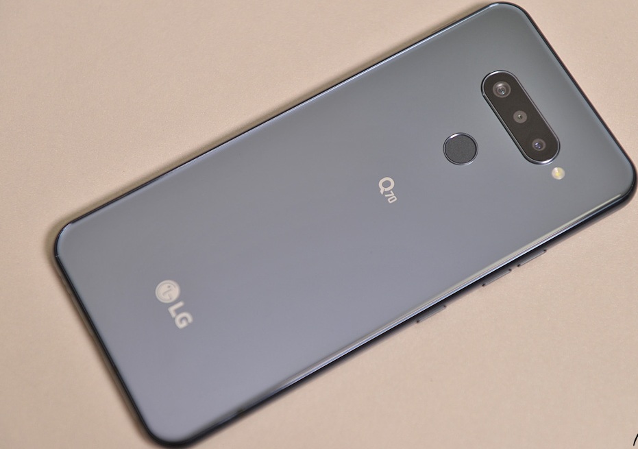 Ulasan Telefon Pintar LG Q70 dengan Ciri Utama