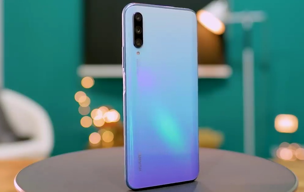 Ulasan telefon pintar Huawei Y9 dengan ciri utama