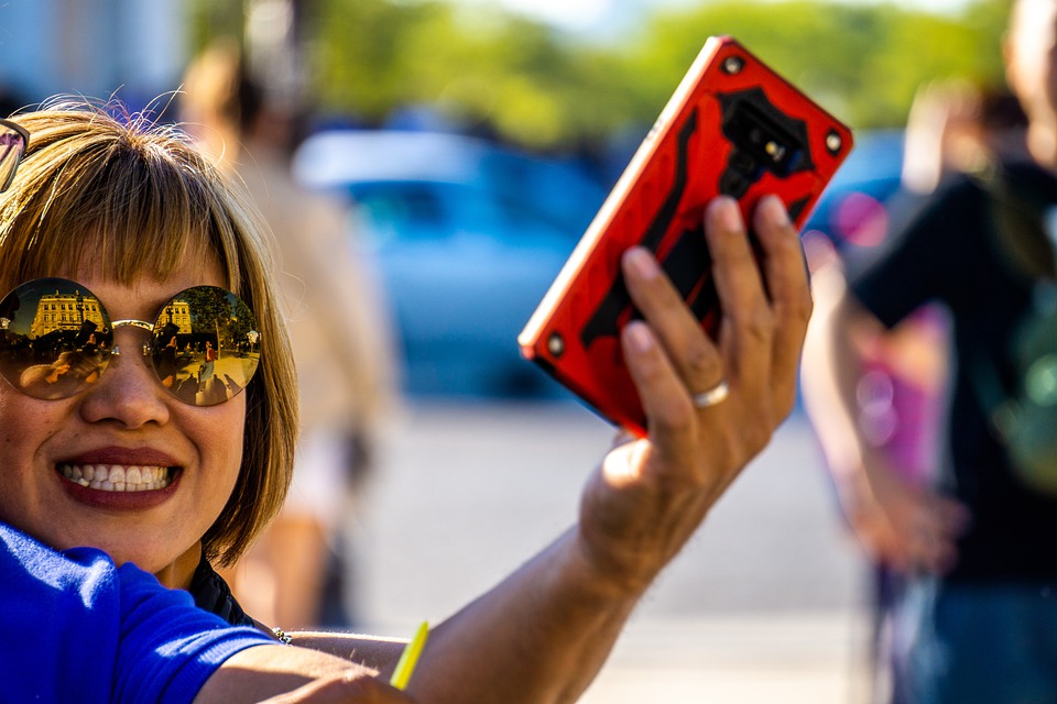 10 telefon pintar terbaik untuk selfie untuk tahun 2024