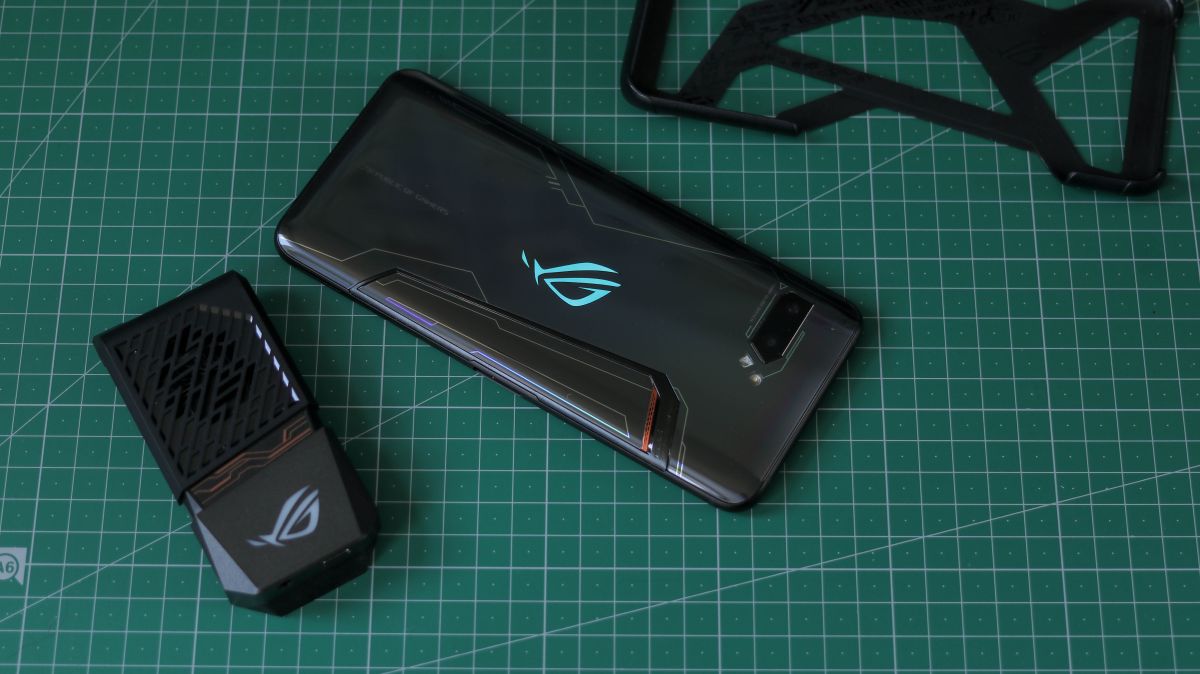 Ulasan telefon pintar Asus ROG Phone 3 dengan kelebihan dan kekurangan